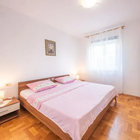 Ivana By Interhome Apartmán *