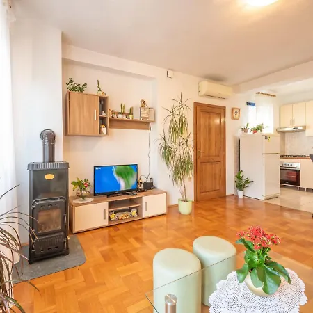 Apartment Ivana By Interhome